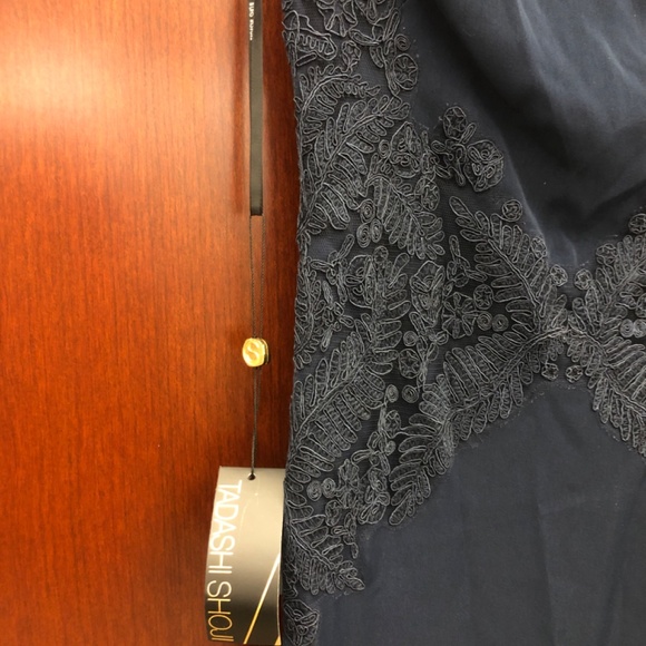 Stunning Tasashi navy gown - Picture 3 of 6